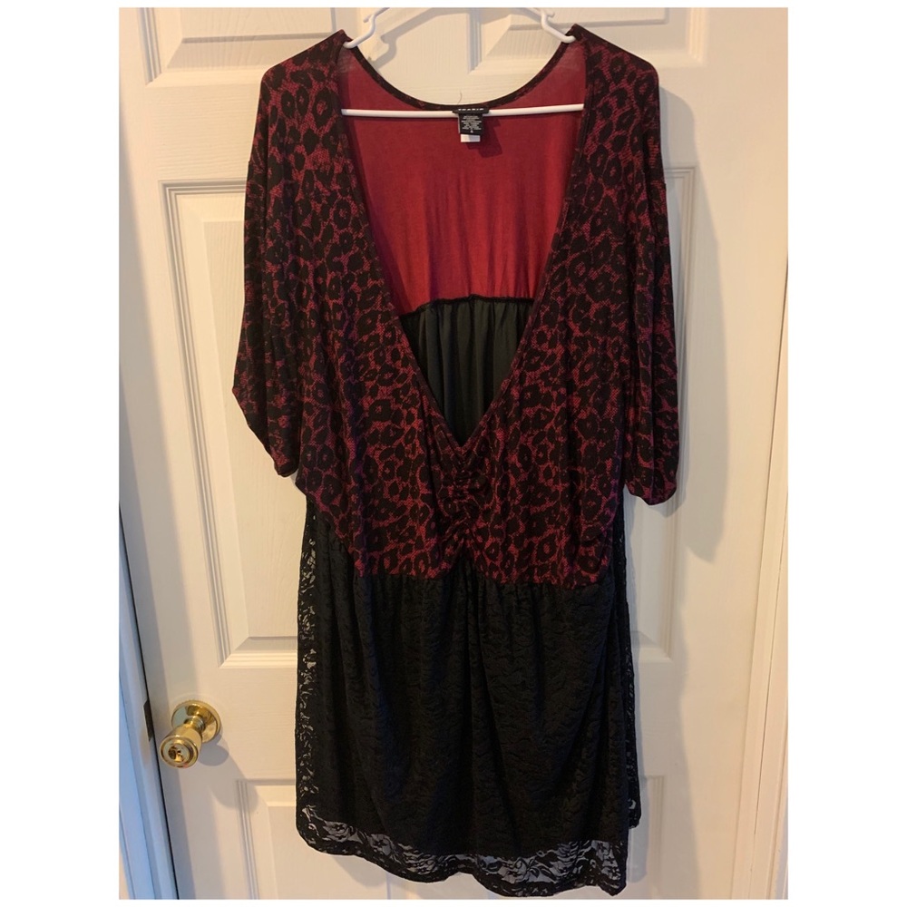 ❤️🐆Torrid Maroon Leopard Shirt